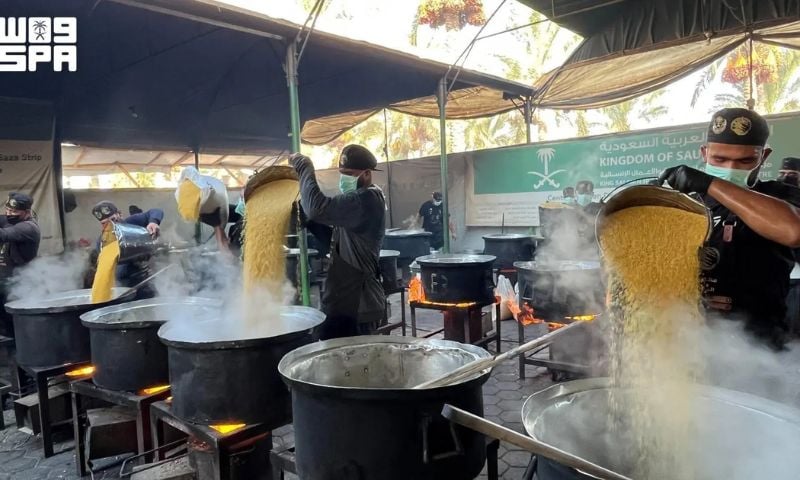 Saudi Aid Agency Distributes 24,500 Hot Meals in Gaza