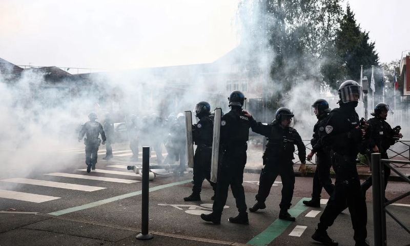 Dozens Injured in France Student Protests Over School Funding