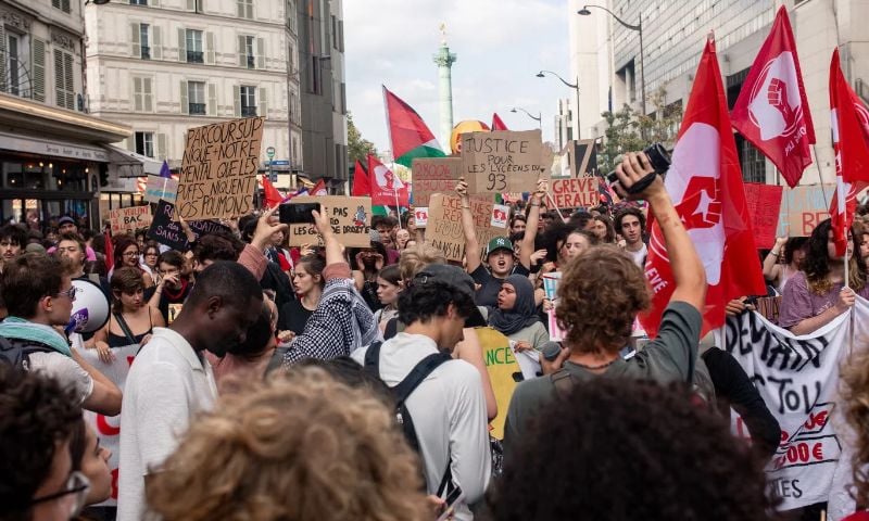 Dozens Injured in France Student Protests Over School Funding