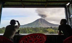 Indonesia's Main Airport Suspends Operations After Volcanic Eruption