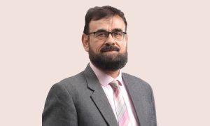 Pakistani Doctor Gets Prestigious US Award for Public Health Services 