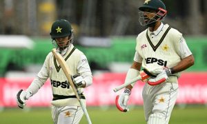 Pakistan 52/2 at Stumps After England Take 320-Run Lead in Third Test