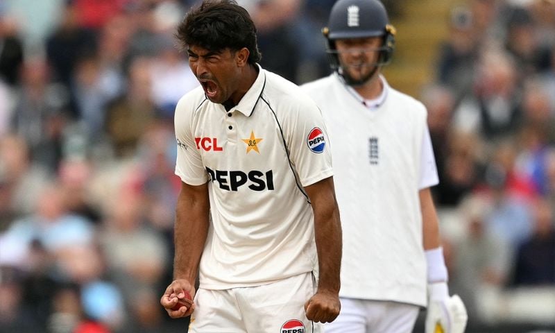 Debutant Razaullah Takes Four as Pakistan Bowl Out England for 453 in Third Test