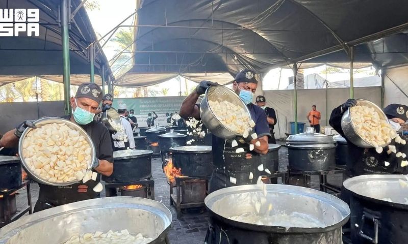 Saudi Arabia Distributes 24,850 Hot Meals in Gaza Strip