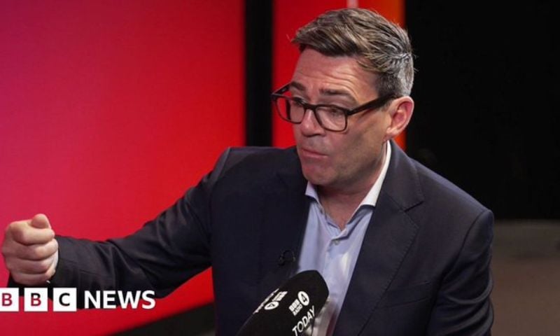 UK PM Burnham Says Rejoining EU Among Options for Future Relationship