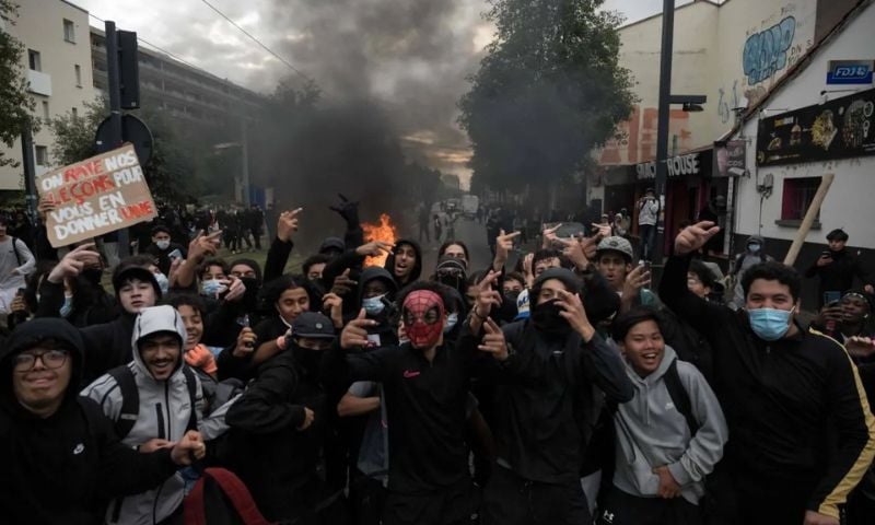 Up to 500 Schools Across France to Close Monday Amid Student Protests