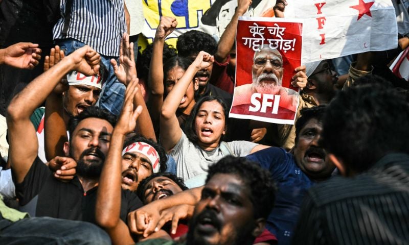 How Indian Youth Stay Connected During Internet Shutdowns