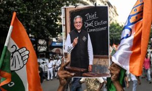 Indians Continue Protests Demanding Election Chief's Resignation