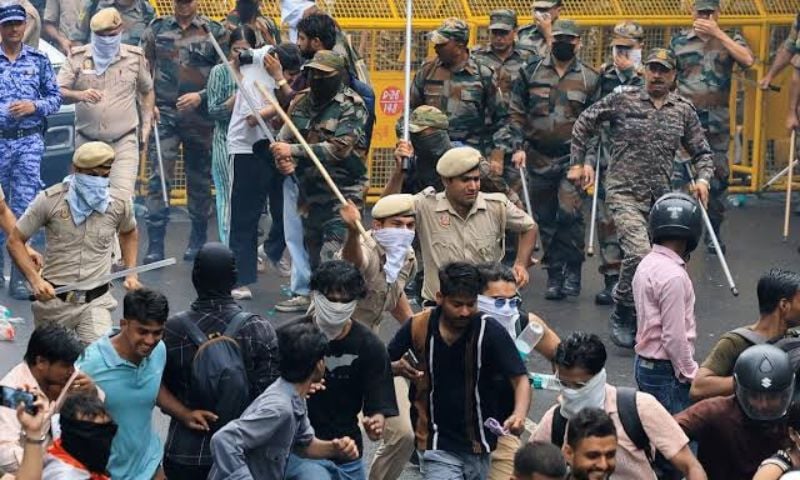 India's Cockroach Protesters Defy Modi Crackdown Amid 'Vote Thief' Chants