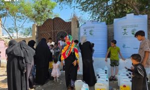 Saudi Aid Agency Provides Water, Food and Shelter to Displaced Families in Yemen