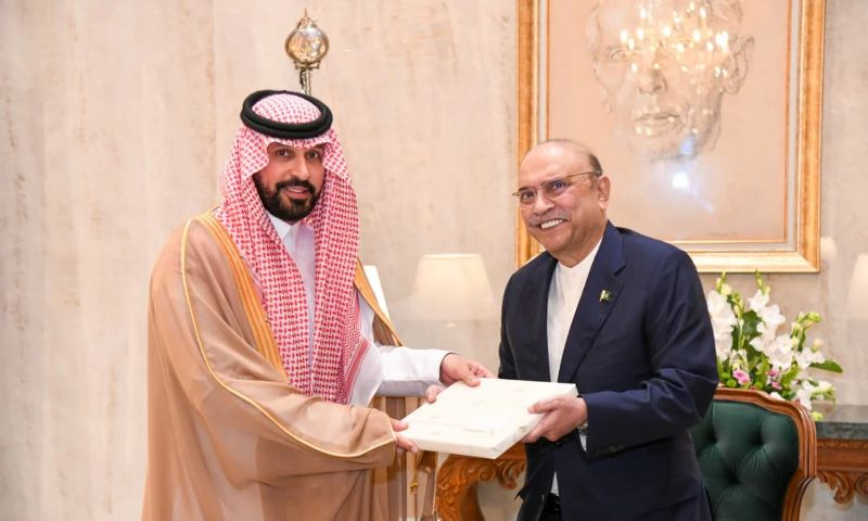 Pakistan President Receives Credentials from Ambassadors of Saudi Arabia and France