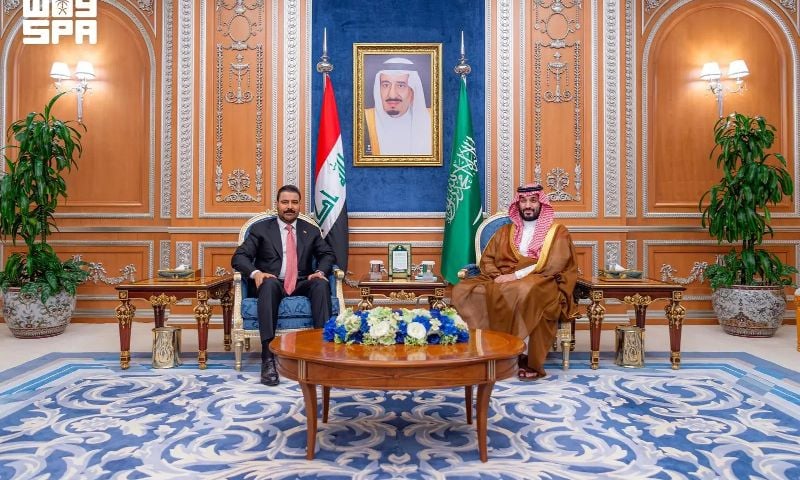 Iraqi PM Strongly Condemns Houthi Attacks on Saudi Arabia in Meeting with Crown Prince