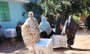 Saudi Aid Agency Provides Water, Food and Shelter Aid to Displaced Families in Yemen, Sudan